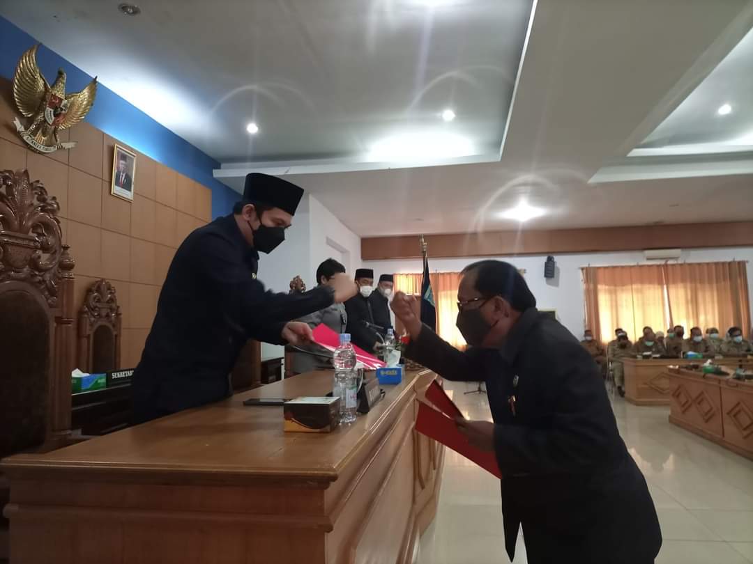 DPRD Bengkulu Utara Gelar Paripurna Pandangan Umum Fraksi tehadap Raperda APBDP dan PKD