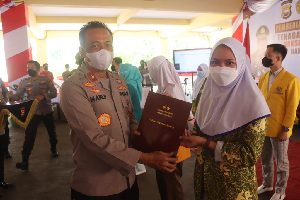 970 Vaksinator dapat Penghargaan dari Polda Bengkulu