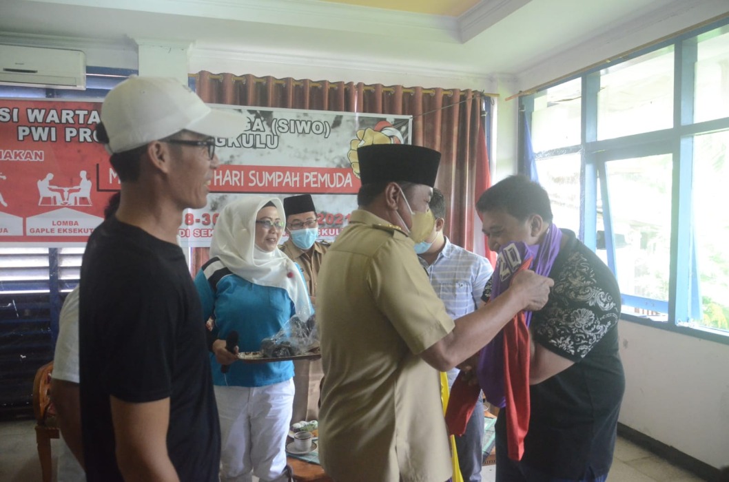 Wagub Rosjonsyah Buka Turnamen Olahraga antar Wartawan