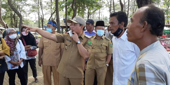 Pedagang Penuhi Taman Berkas, Wisatawan Tak Nyaman