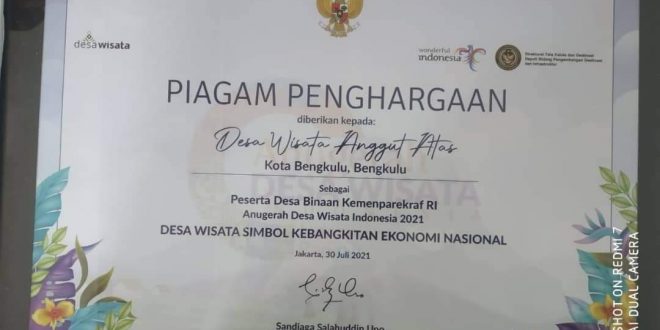 Penghargaan Desa Binaan. Foto, MC Kota Bengkulu