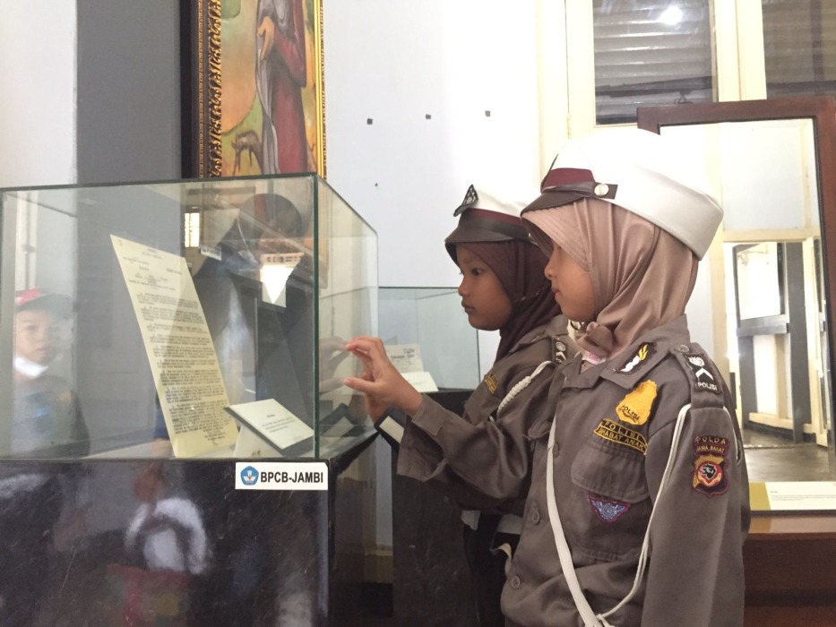 Jas Merah!! Murid TK Alhikam Dikenalkan pada Sejarah sejak Dini