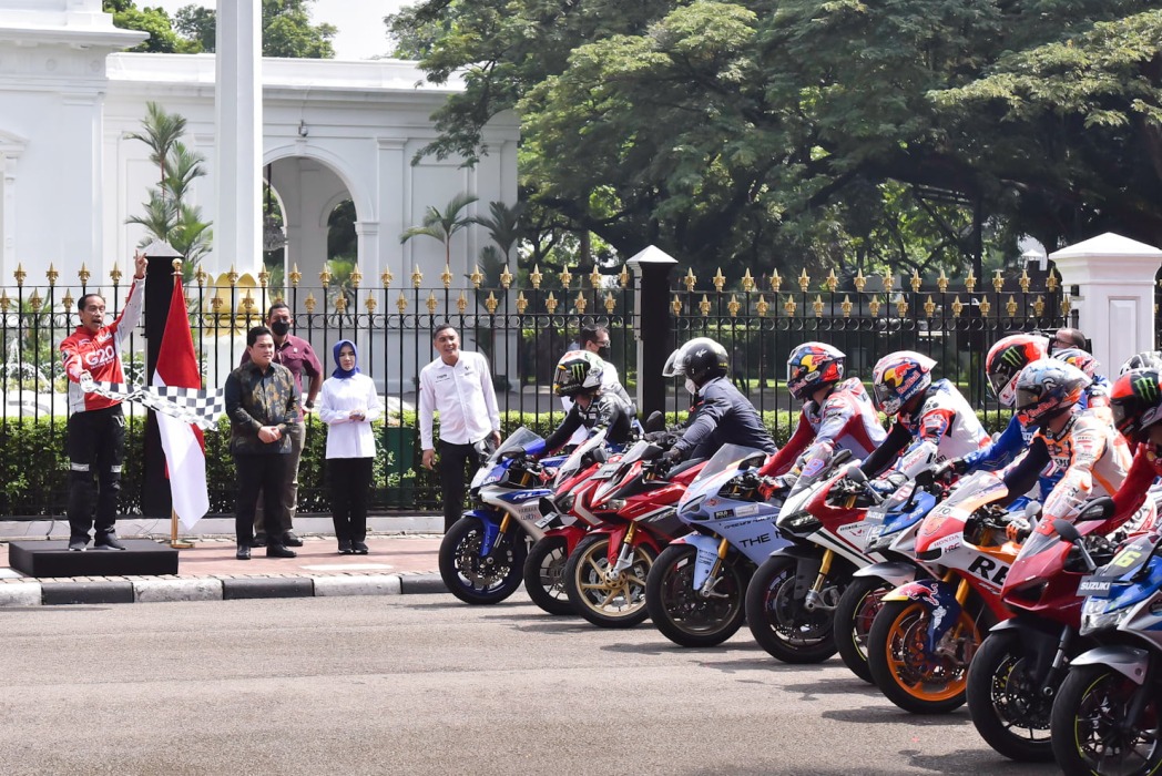 Presiden Lepas Parade Pebalap MotoGP dari Istana Negara