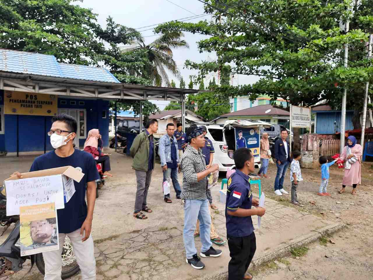 Remaja Seluma Jual Takjil Bayar Seikhlasnya untuk Bantu Puja