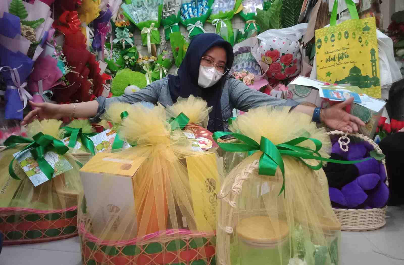 Idulfitri Semakin Dekat, Bingkisan Lebaran Dibanjiri Pesanan
