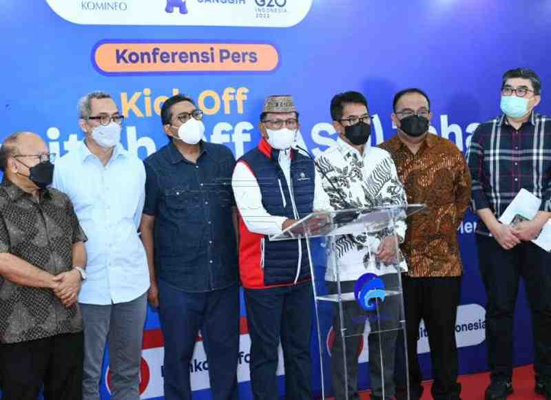 Menkominfo dalam Konferensi Pers Kick Off Analog Switch Off (ASO) Tahap I di Base Penerbangan Tentara Nasional Indonesia Angkatan Darat (TNI AD), Pondok Cabe, Tangerang Selatan, Jumat (29/04/2022). - (AYH)