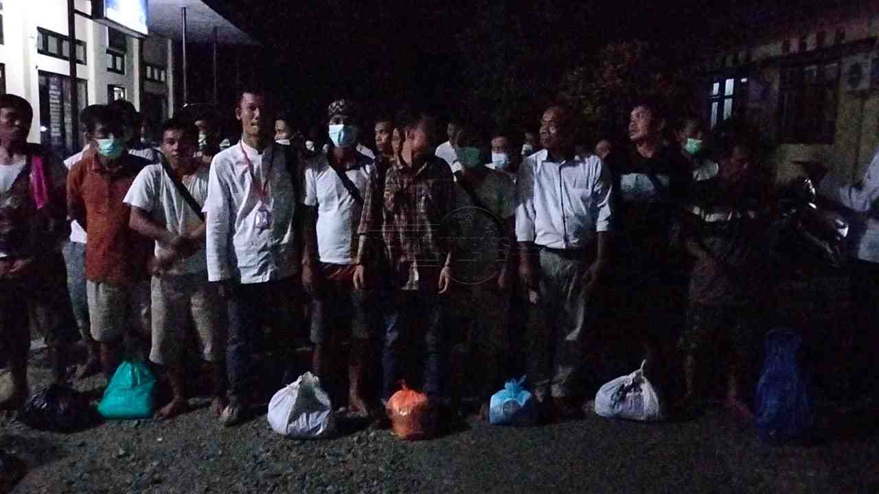 Pembebasan 40 petani yang sebelumnya ditahan Polres Mukomuko.