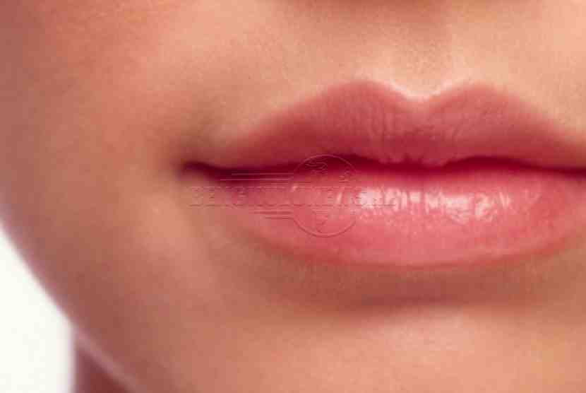 Lima Cara Buat Bibir Kamu Merah Alami