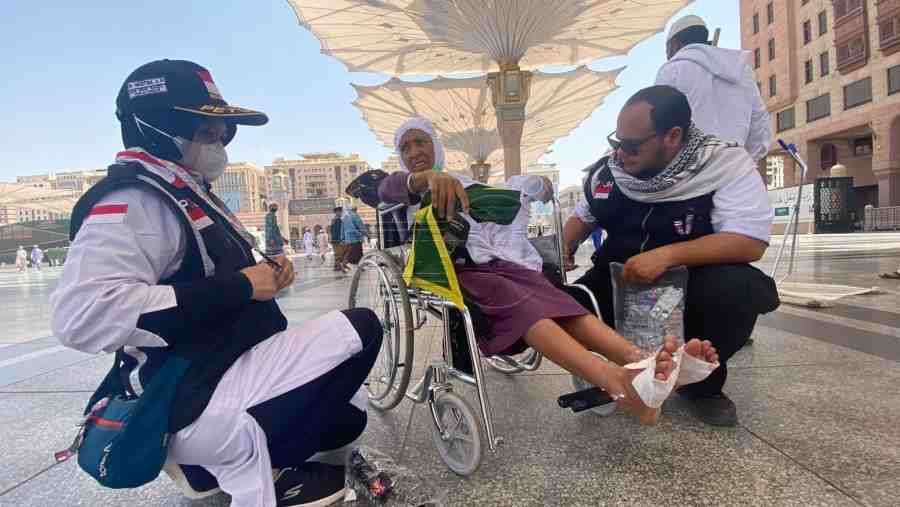 Kaki Jemaah Haji Asal Indonesia Terbarkar Akibat Cuaca Panas di Arab Saudi