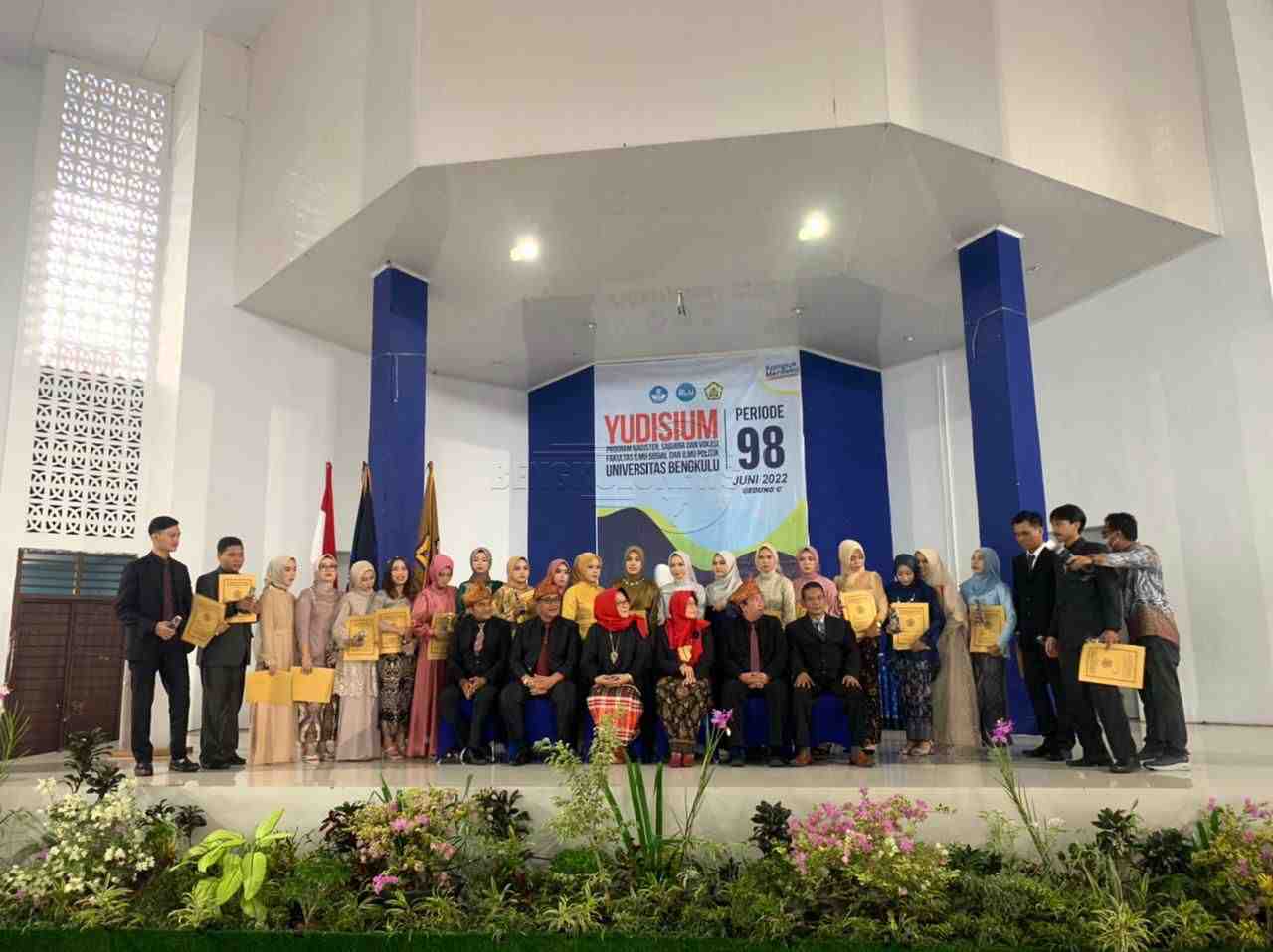UNIB Gelar Yudisium Offline Pertama Setelah Pandemi