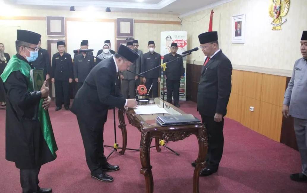 Hamka Sabri Naik Haji, Gubernur Lantik Fachriza sebagai Penjabat Sekda