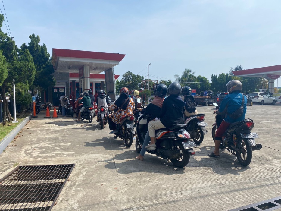 Gubernur Bengkulu Desak Pertamina Tambah Kuota BBM