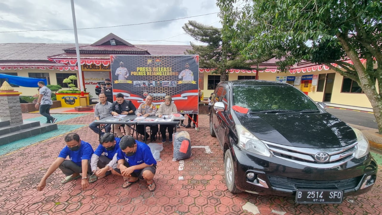Tiga Warga Luar Bengkulu Ditangkap Bobol ATM dengan Tusuk Gigi