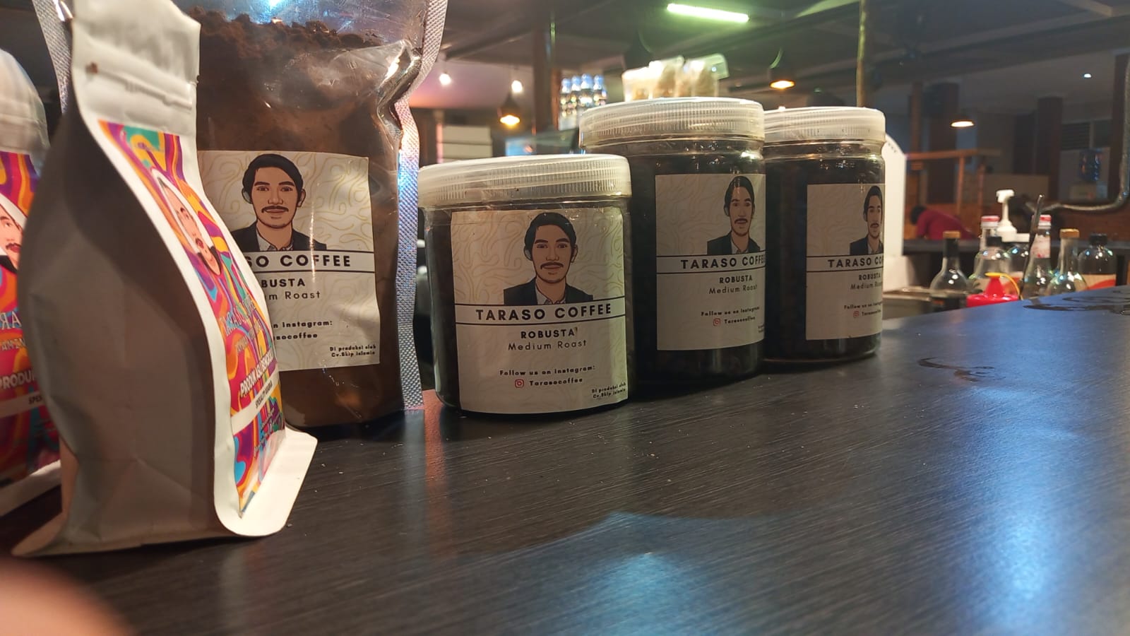 Nongkrong Asyik di Angkringan Jenonk, Belajar Buat Kopi dan Nikmati Kuliner Rasa Internasional