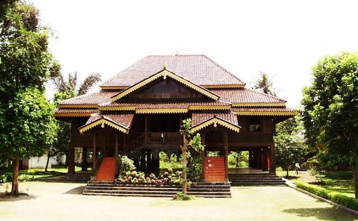 Rumah Adat Bengkulu dan Sejumlah Keunikannya