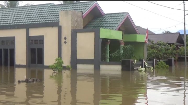 Banjir Rendam 3 RT di Tanah Patah, Ratusan KK Terdampak
