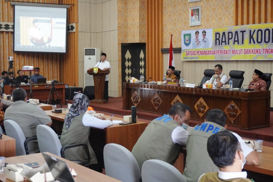 Rapat Koordinasi Pengendalian PMK di Provinsi Bengkulu Bersama Deputi Rehab Rekon BNPB dan Tim Satgas PMK Kab/Kota se-Provinsi Bengkulu. MC