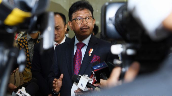 Menkominfo Johnny G. Plate, saat memberikan penjelasan kepada insan pers usai Rapat Paripurna DPR RI di Gedung Nusantara II DPRI RI, Senayan, Jakarta Pusat, Rabu (20/09/2022).  Kominfo.go.id