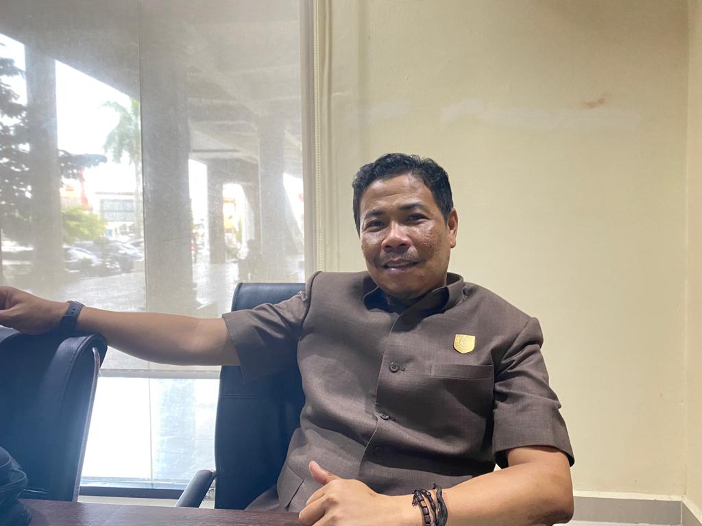 Usin Ungkap Nama Penyusun Perda Pajak yang Naik, Ada PAN dan Partai Koalisi Helmi Hasan