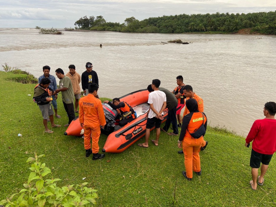 Hendak Mencari Ikan, Seorang Pemuda Hanyut di Sungai Sebelat
