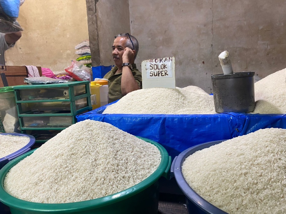 Pedagang beras di Pasar Minggu Bengkulu. Foto, Cindy/BN