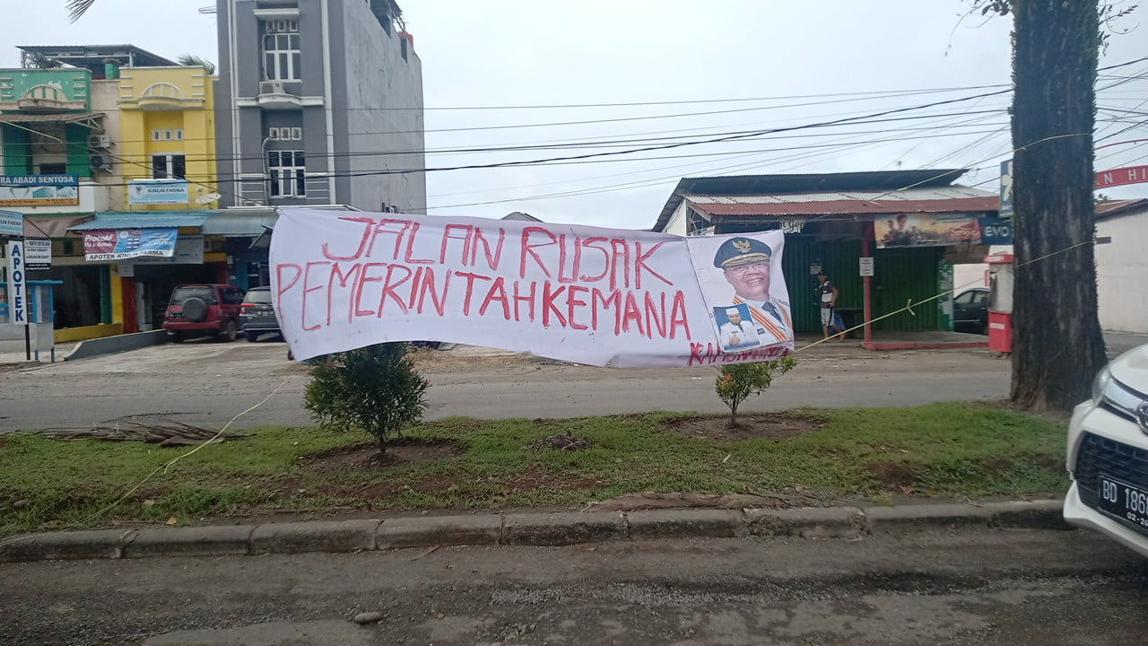 Jalan Rusak Hibrida