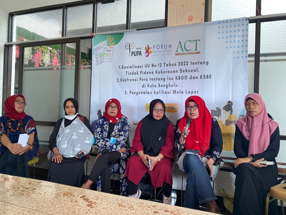 PUPA dan Sejumlah lemba layanan dalam peringatan hari Anti Kekerasan Perempuan dan Anak di Bengkulu. Foto, Cindy/BN
