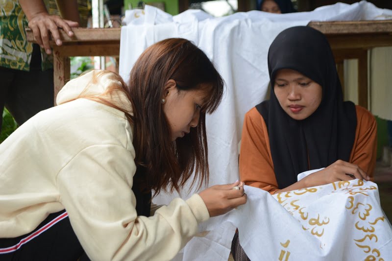 Mengintip Proses Pembuatan Batik Besurek Bengkulu