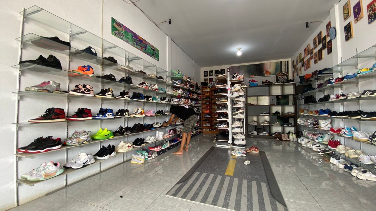Hobi Koleksi Bawa Benny Raih Untung dari Sepatu Bekas