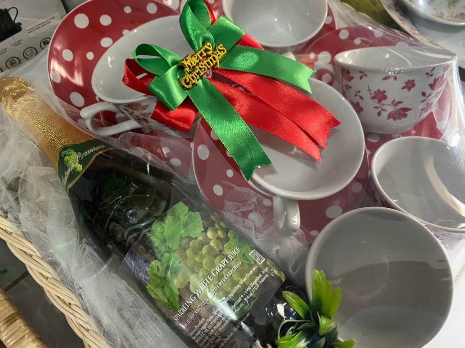 Hampers Keramik Unik untuk Sambut Natal