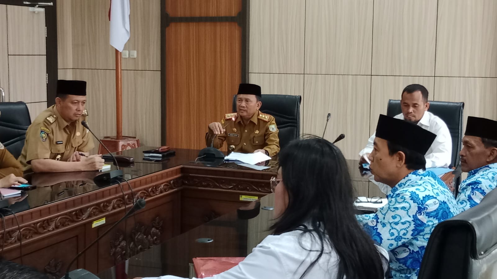 Audiensi Persatuan Guru Lulus Passing Grade Provinsi Bengkulu 2021, di Ruang Pertemuan Lantai III Kantor Gubernur Bengkulu, Senin (2612). MC
