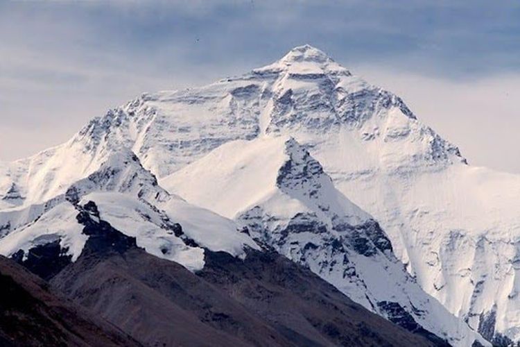 Gunung Tertinggi di Indonesia dan Sejarah Peringatan Hari Gunung Internasional