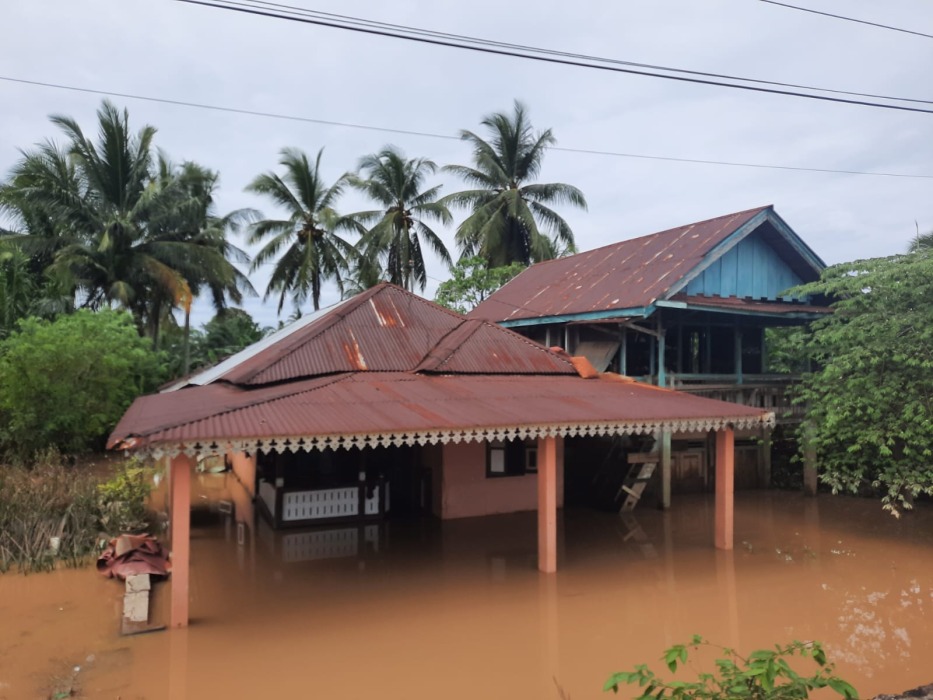 Salah satu rumah warga yang tergenang Banjir di Kelurahan Tanjung Agung, Kota Bengkulu. Foto, Gita/BN