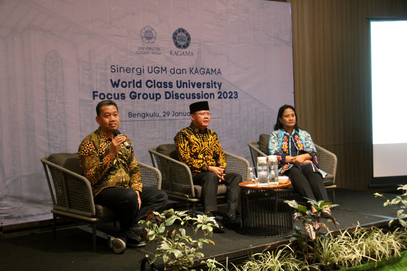 Focus Group Discussion (FGD) 2023 Sinergi UGM dan KAGAMA Bengkulu, di ballroom salah satu hotel kawasan Padang Jati Kota Bengkulu, Minggu (29/01/2023). MC
