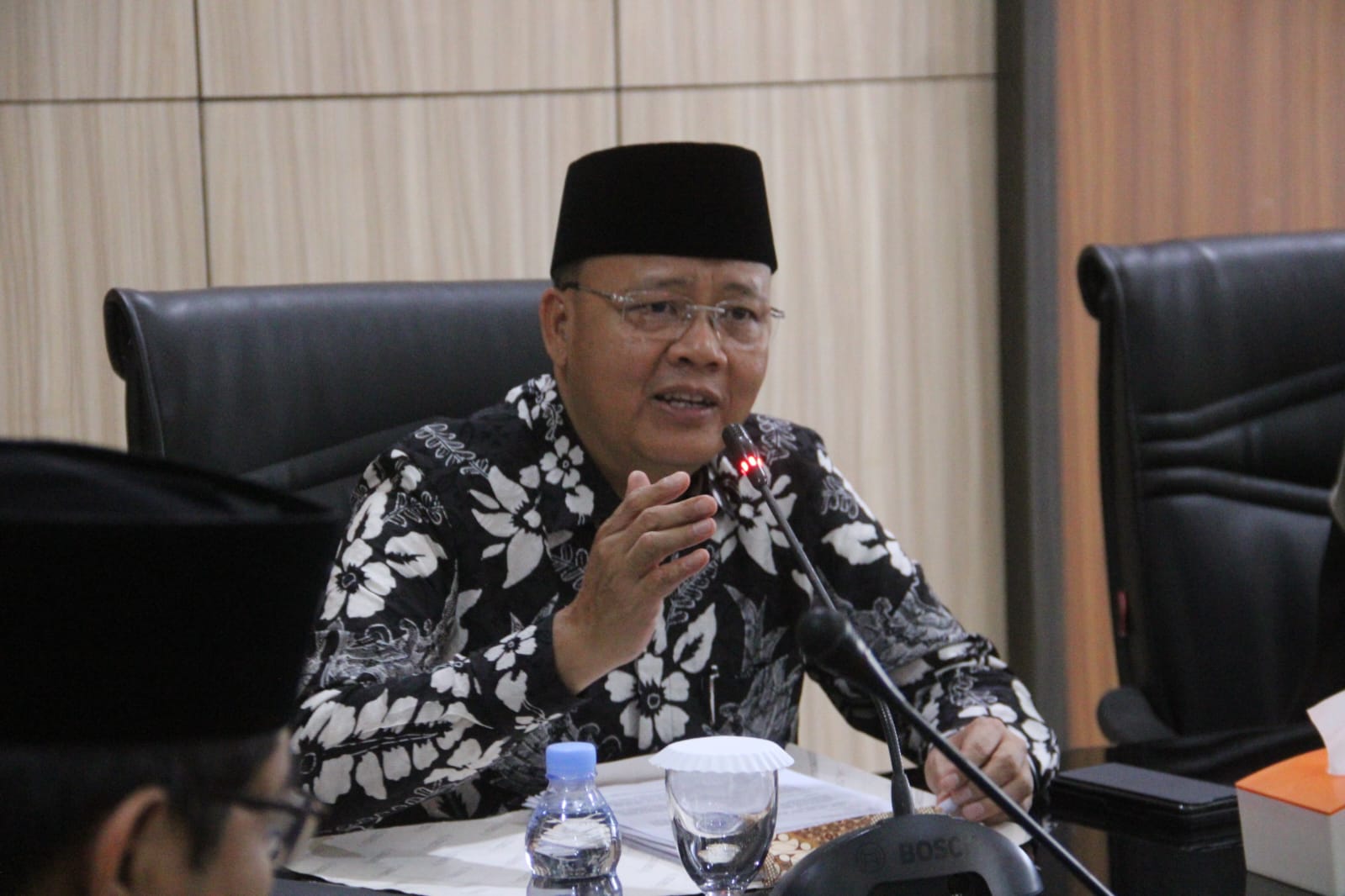Gubernur Rohidin terima hearing LSM Maju Bersama terkait Konflik Tanah Kelompok Tani Regional di Wilayah Pekan Sabtu Kota Bengkulu, di Ruang Rapat Lantai III Kantor Gubernur Bengkulu, Selasa (10/01).