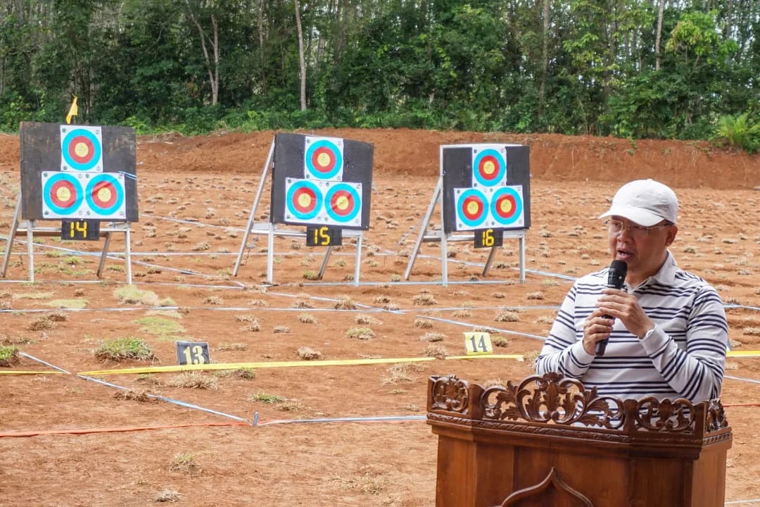 Gubernur Rohidin Buka Archery Tournament se-Sumbagsel di Bengkulu Tengah. MC