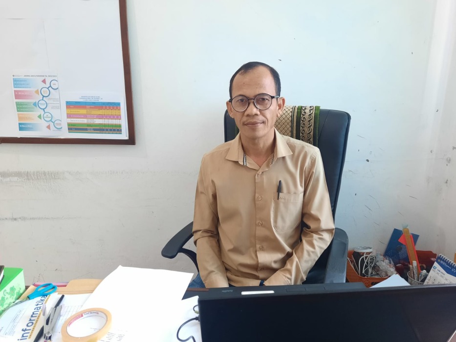 Kepala Biro Akademik dan Kemahasiswaan Unihaz, Junaidi Firdaus. Foto, Gita/BN