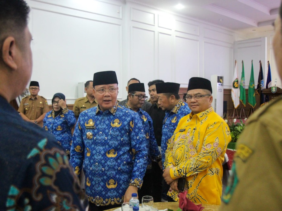 Gubernur Rohidin pada Pembukaan Rakor One Day Kominfo Tahun 2023 Provinsi Bengkulu, di Gedung Daerah Balai Raya Semarak Bengkulu, Selasa (07/02). MC