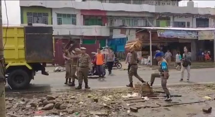 Bandel, Lapak Pedagang di Pasar Panorama Ditertibkan Petugas