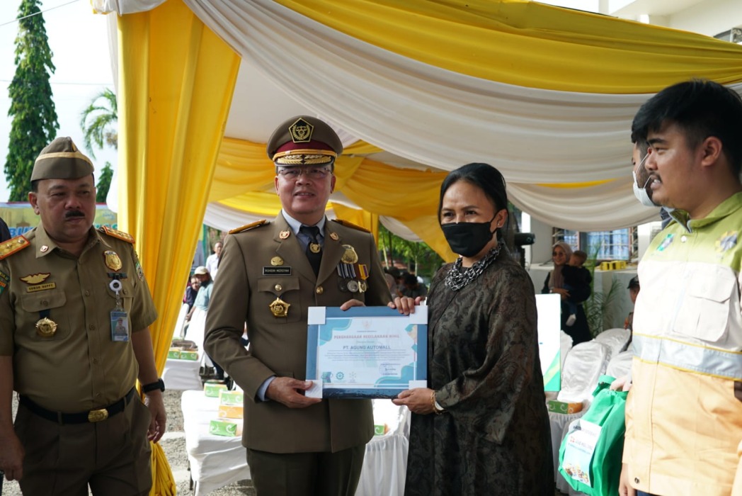 Apel Bendera Bulan Keselamatan & Kesehatan Kerja Nasional (K3) Tahun 2023 tingkat Provinsi Bengkulu, di Halaman Kantor Disnakertrans Provinsi Bengkulu, Rabu (08/02). (Dimas, MC Pemprov Bkl)*.
