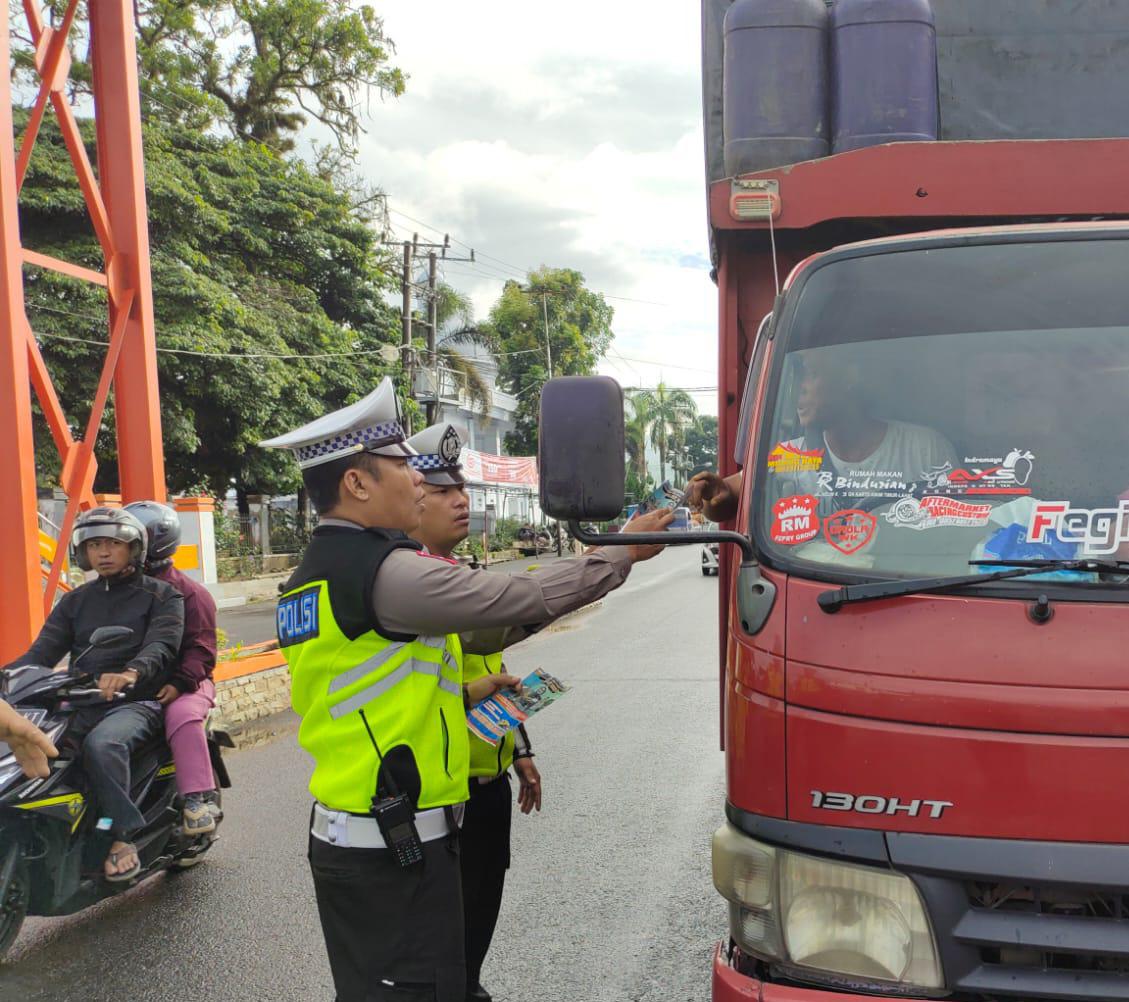 Polres Kepahiang Tilang Truk Melebihi Kapasitas