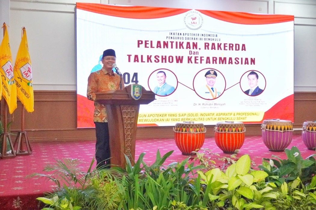 Gubernur Cerita Soal Obat Kadaluarsa di Pelantikan Ikatan Apoteker Bengkulu
