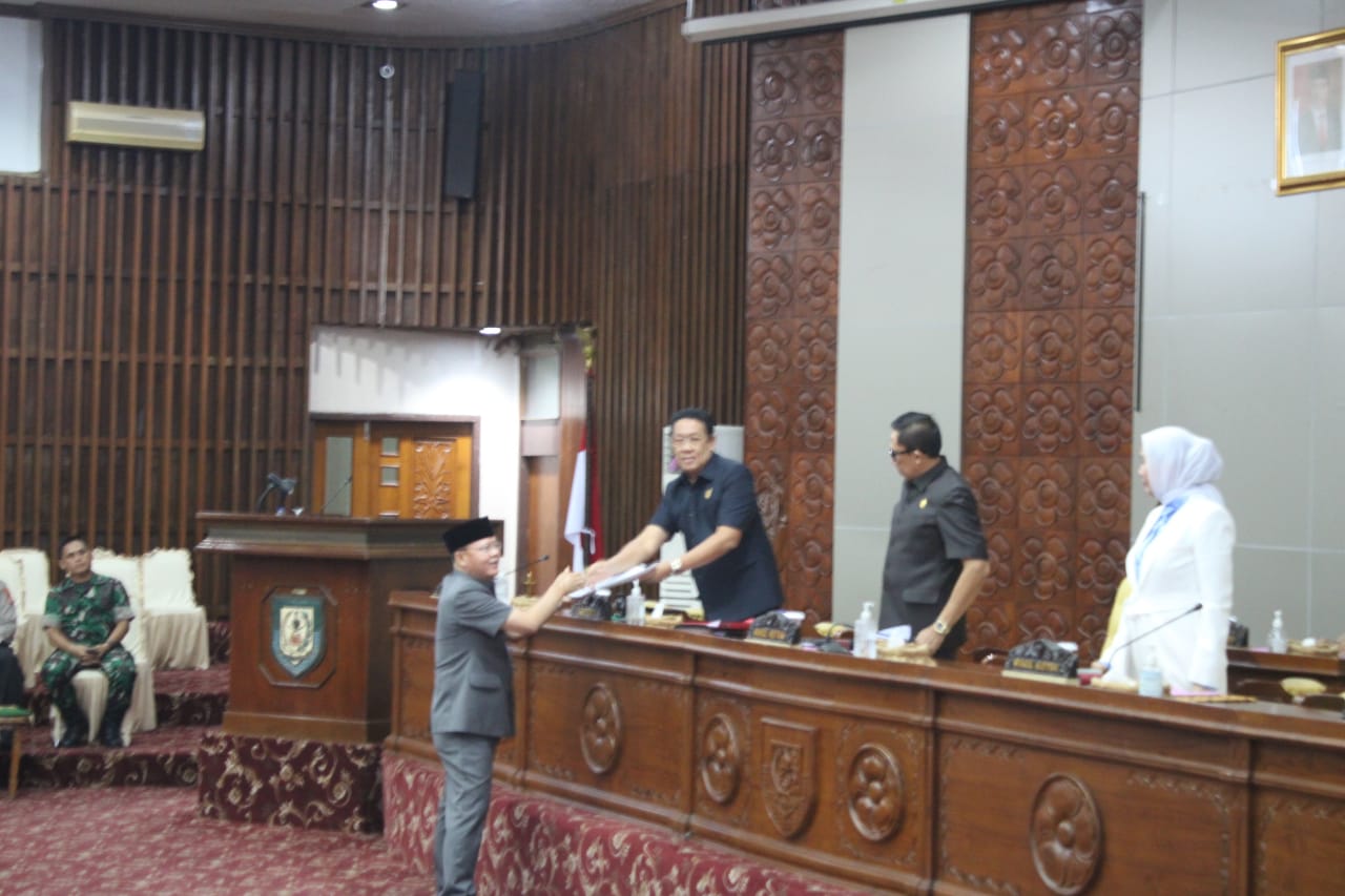 Gubernur Bengkulu Sampaikan Nota Penjelasan Raperda Pajak dan Barang Milik Daerah