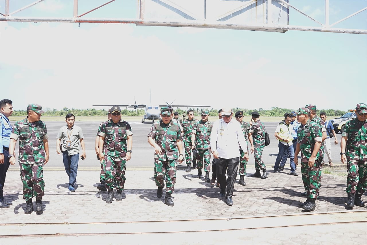 Wagub Rosjonsyah Dampingi Pangkogabwilhan I. Foto, Moerka/MC