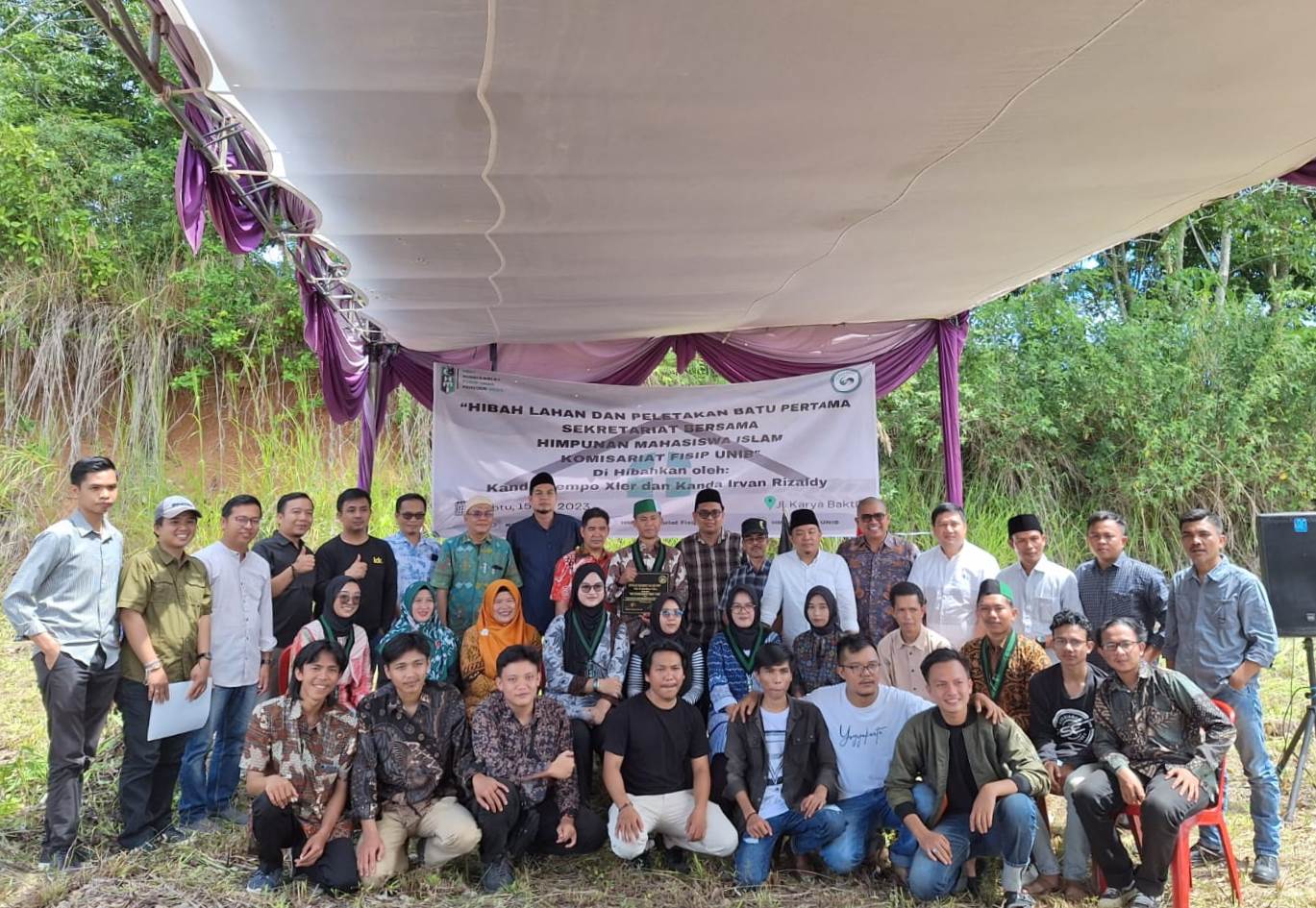 Prosesi peletakan batu pertama dan hibah lahan HMI Komfis, Sabtu (15/06/2023).