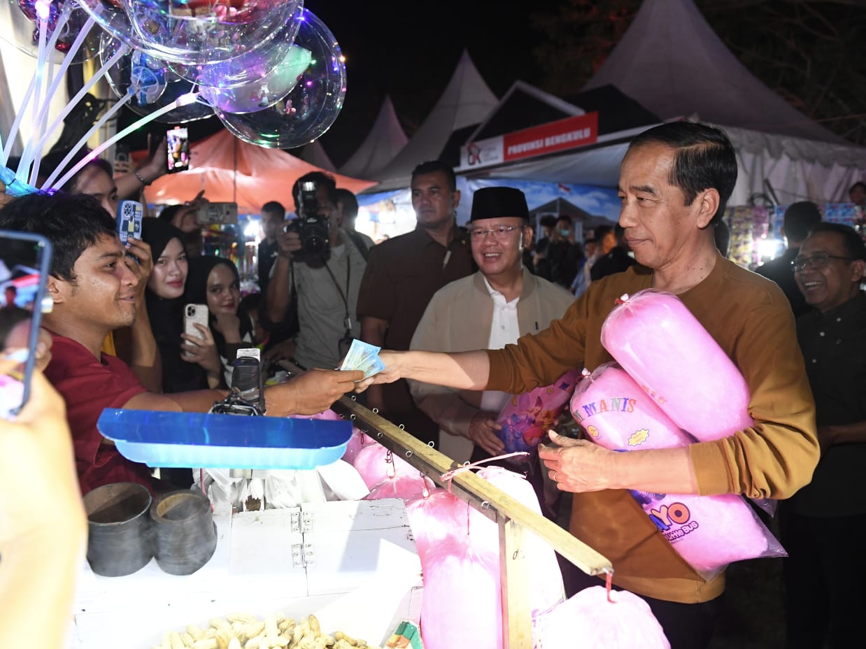 Nikmati Malam di Bengkulu, Presiden Kunjungi Festival Tabut 2023