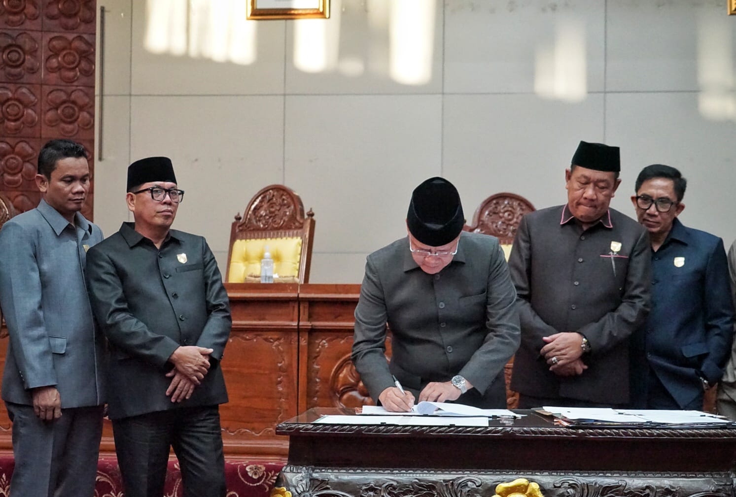Pengesahan Raperda di Paripurna DPRD Bengkulu