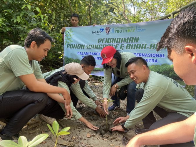 Peringatan Hari Remaja Internasional, Genre Bengkulu Gelar Penanaman 100 Magrove