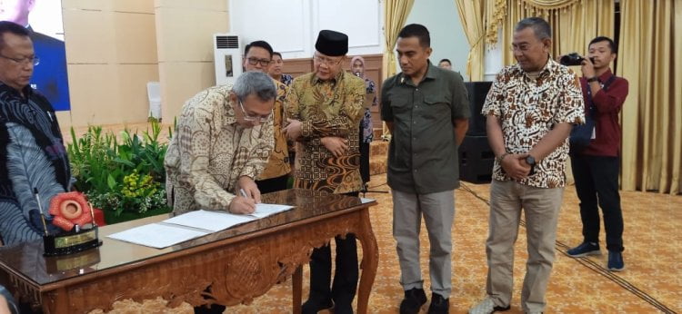 18 Pelaku Usaha Pertambangan di Bengkulu Teken Komitmen Bayar Pajak
