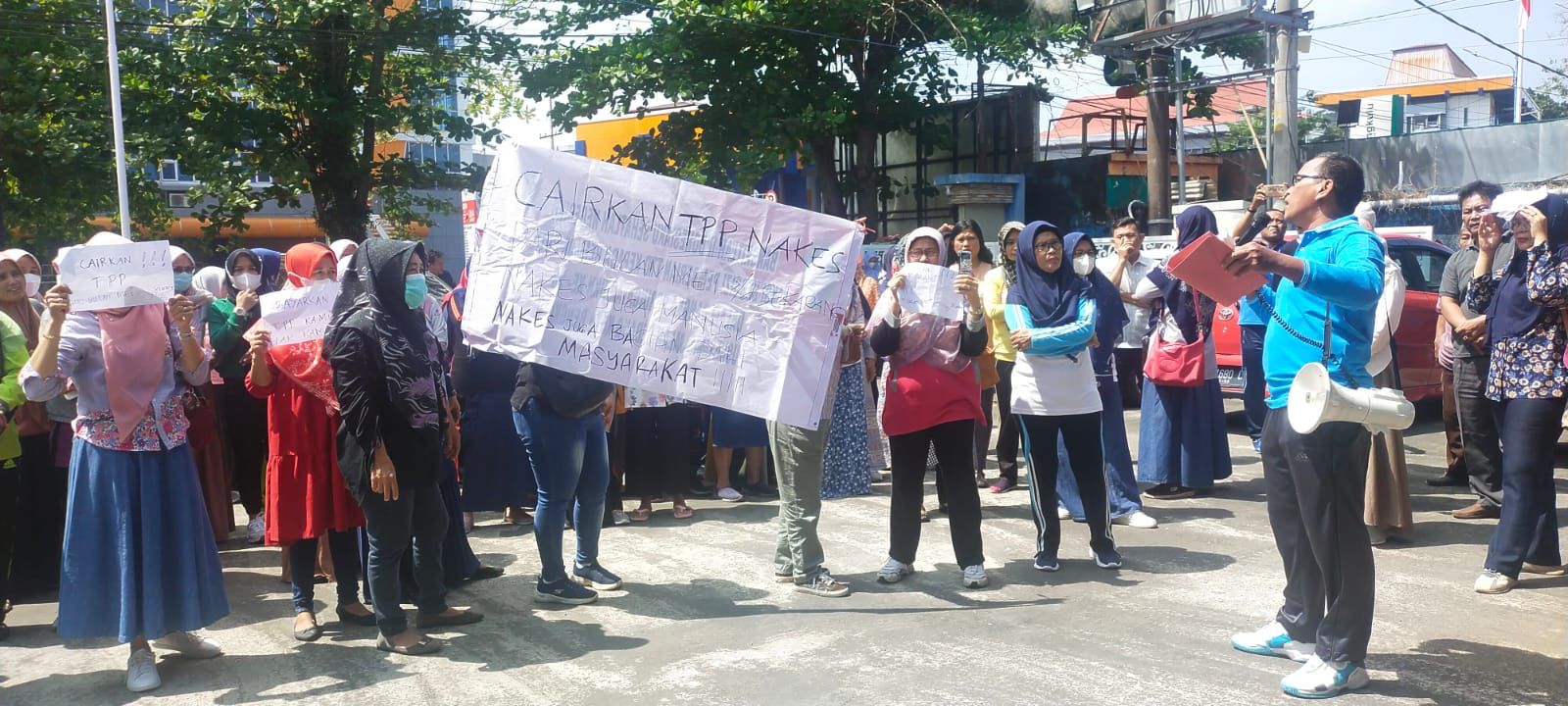 Demonstrasi tenaga kesehatan di Kota Bengkulu, Jumat (24/9/2023). Foto, Indah/BN